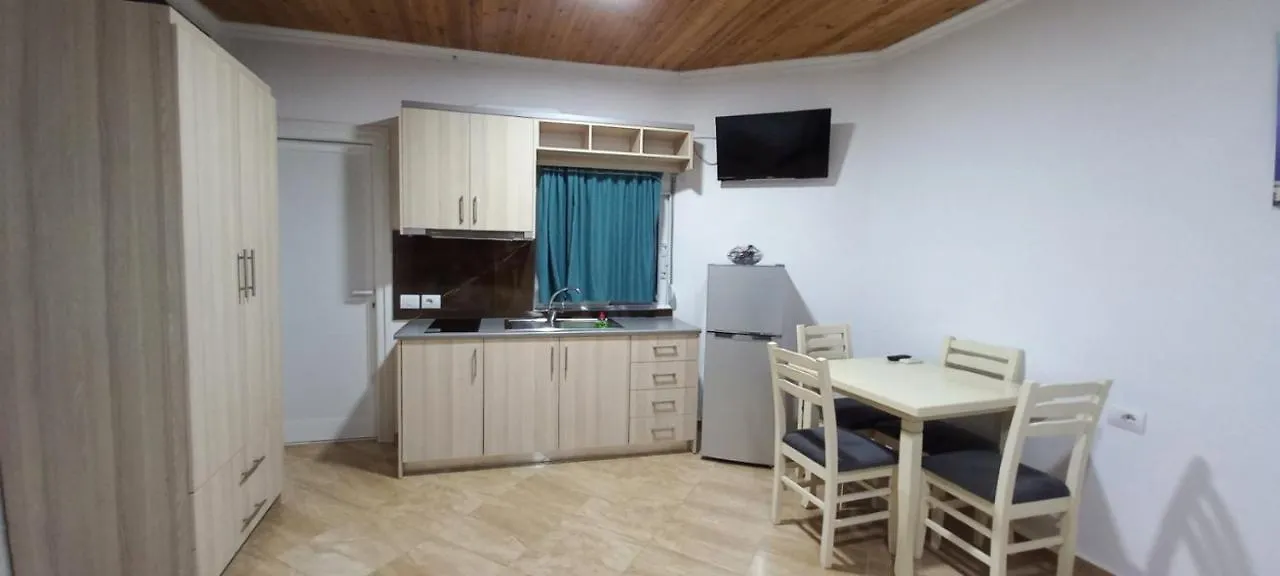 Dian'S Apartments Εξαμίλιο