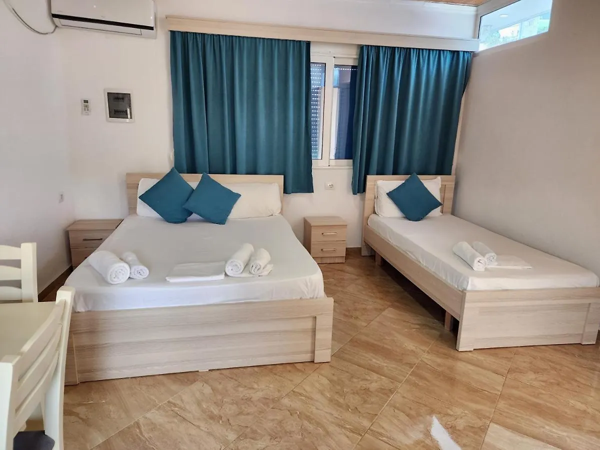 Dian'S Apartments Εξαμίλιο