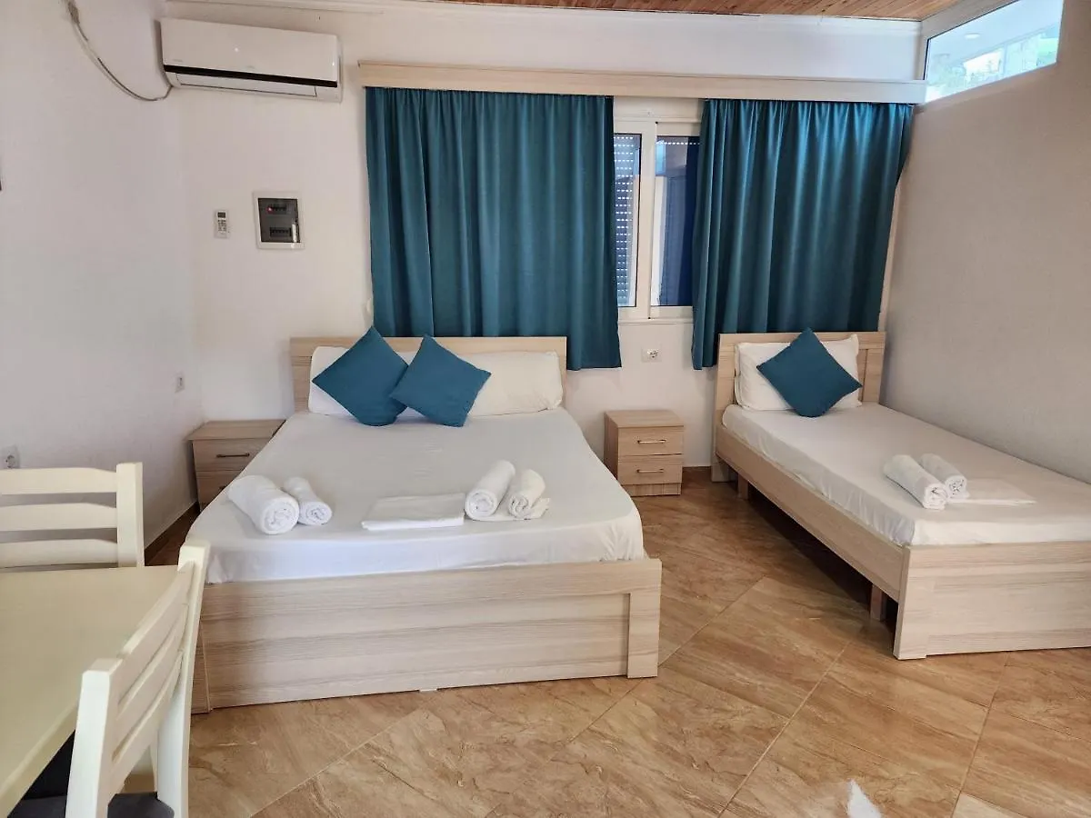 Dian'S Apartments Εξαμίλιο