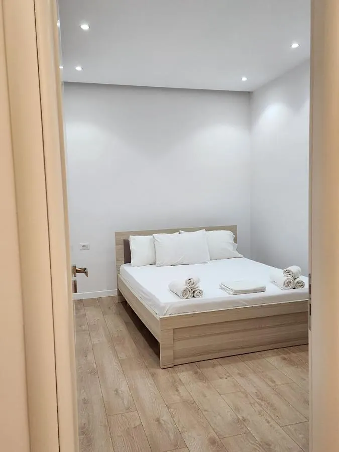 Dian'S Apartments Εξαμίλιο