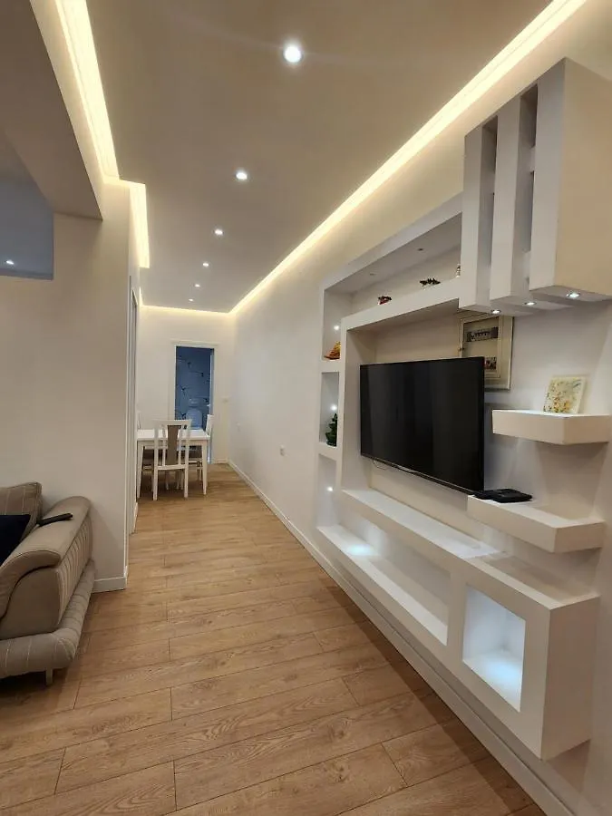 Dian'S Apartments Εξαμίλιο