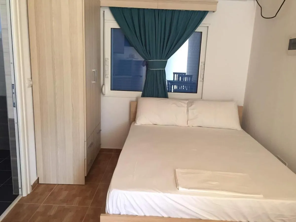 Dian'S Apartments Εξαμίλιο